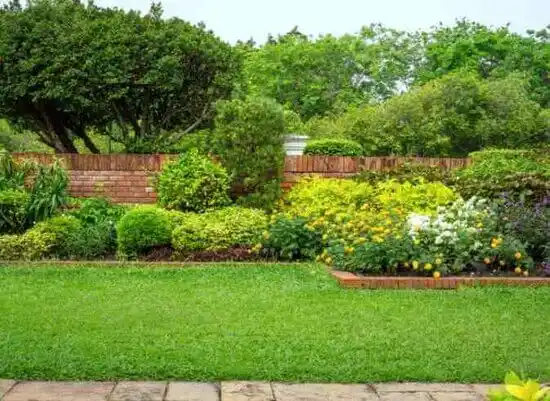 landscaping services Pine Ridge at Crestwood
